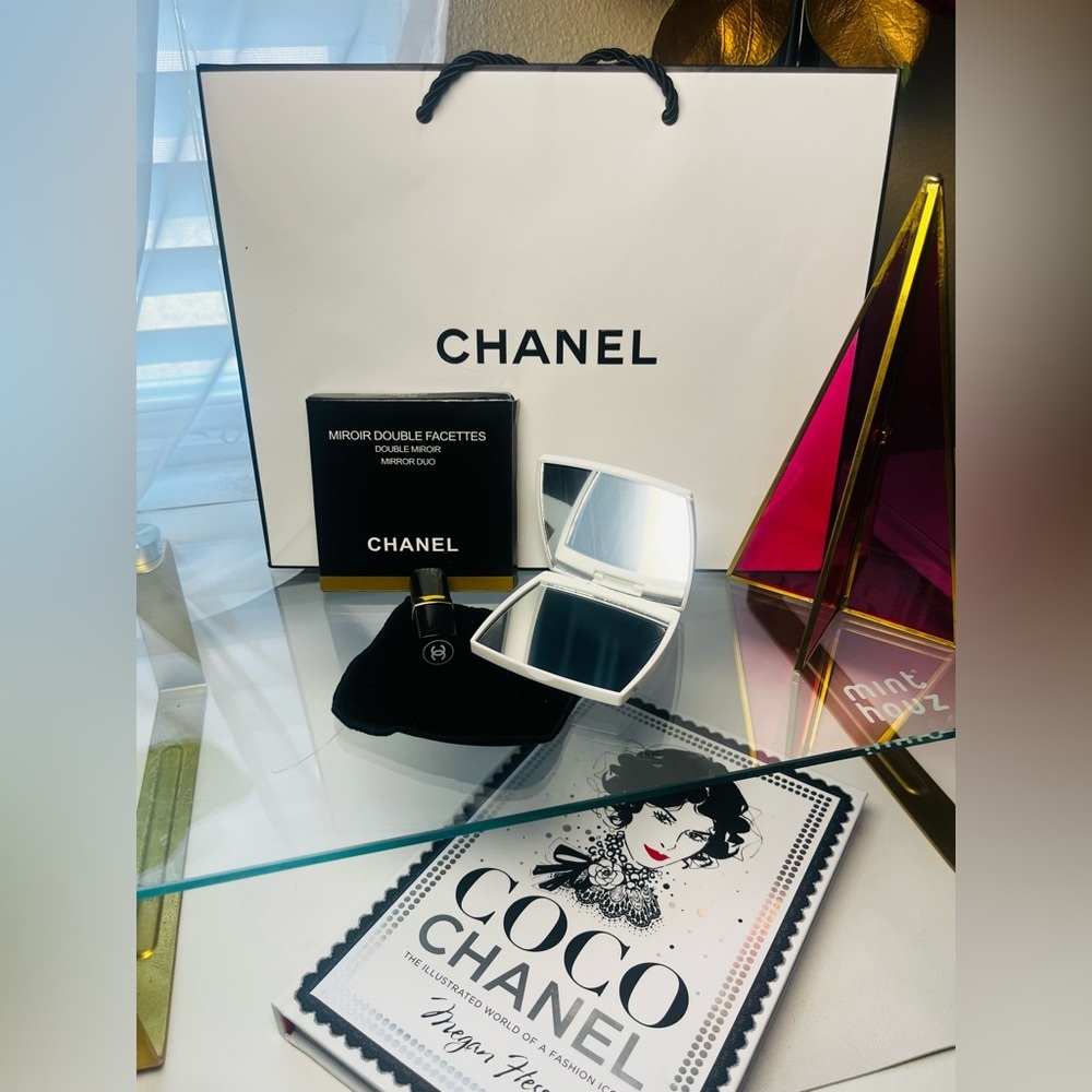 “HOSTPICK”CHANEL LIMITED EDITION DUO COMPACT DOUBLE FACETTE MIRROR W/Powder Puff - Picture 5 of 6
